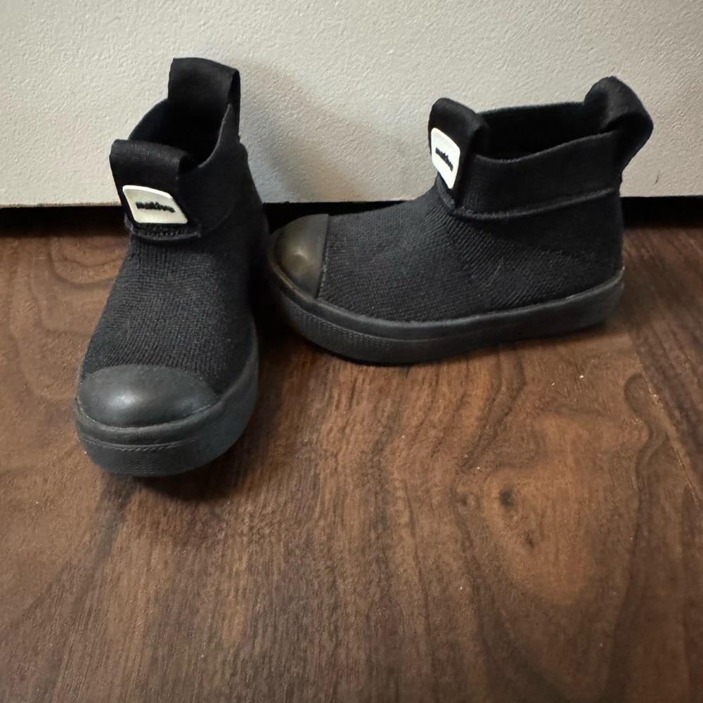 Native NWOT Toddler Sneakers 6C